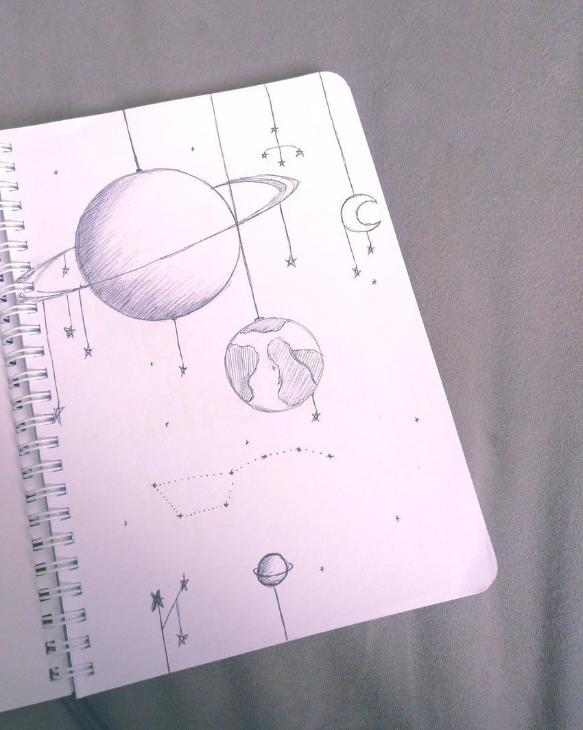 Рисунок легкий планета. Рисунки планет для срисовки. Планеты рисунок карандашом для срисовки. Рисунок космоса карандашом для срисовки. Планета рисунок.