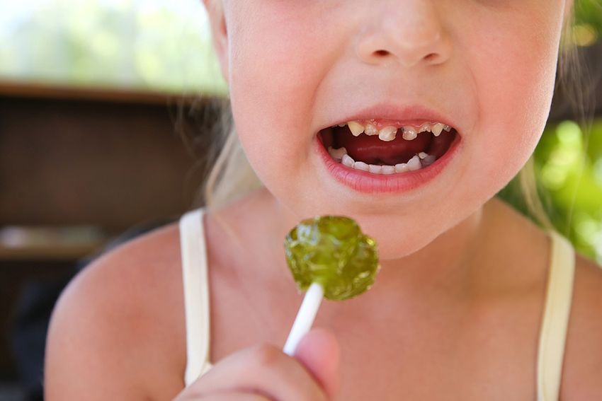 Зубы от сладкого у детей