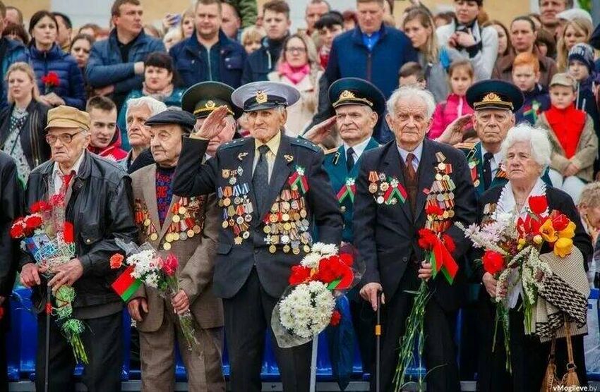 Ветераны вов на параде победы Ветераны на параде